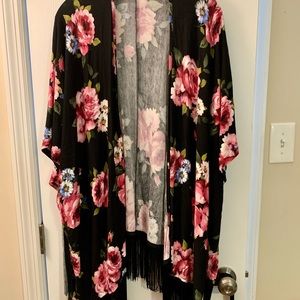 Women’s floral over shawl with black tassel fringe on bottom